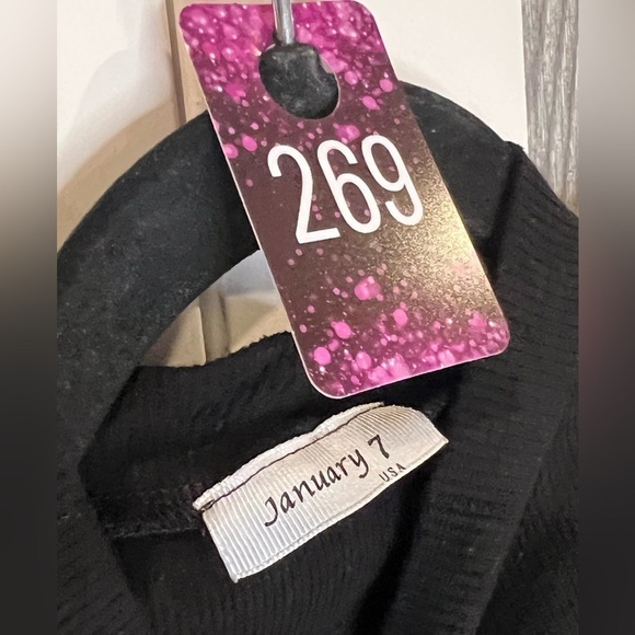 269. Crop Top Cut Out Turtleneck Ribbed Sweater XS - Picture 3 of 4